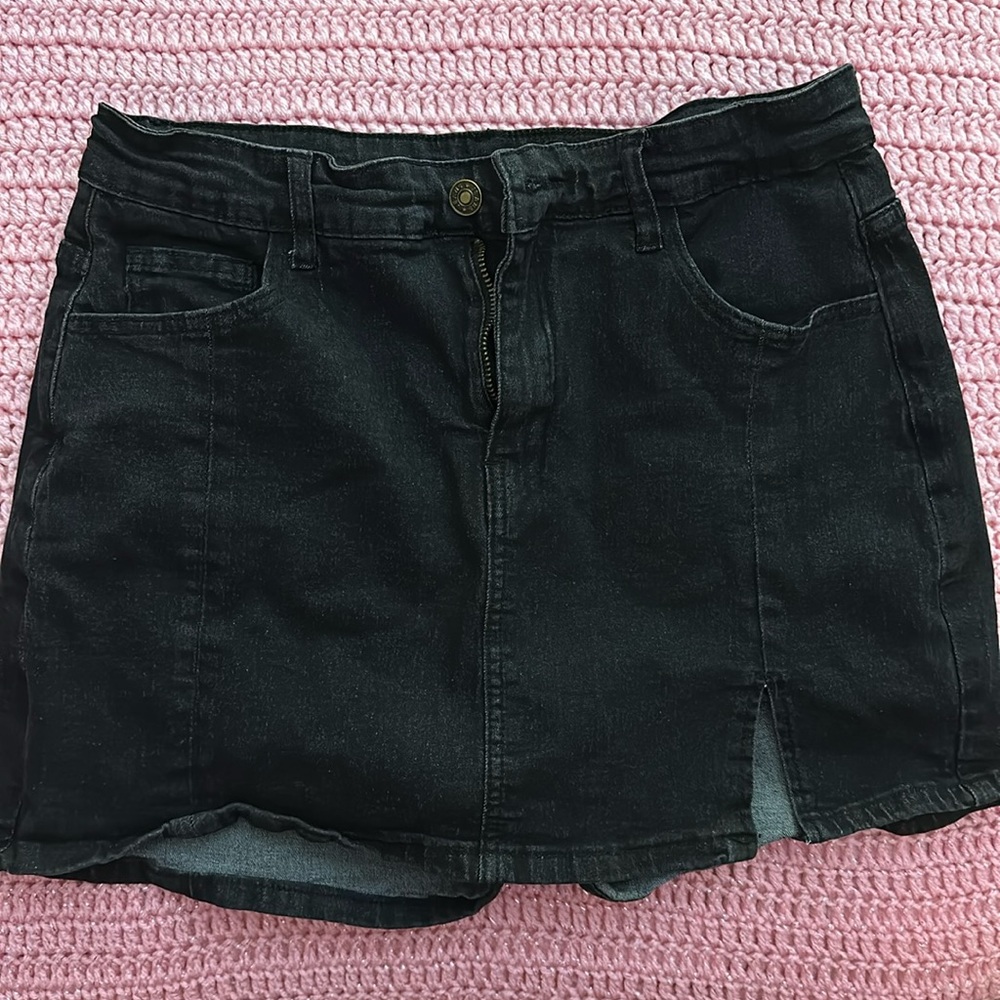 Worn once cute black skort